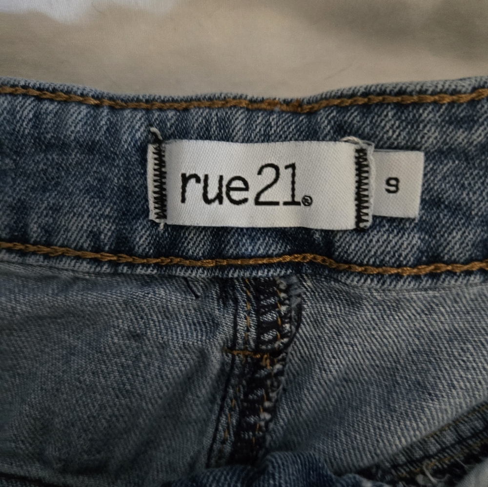 Rue21 Classic Blue Denim Jeans with Faded Texture